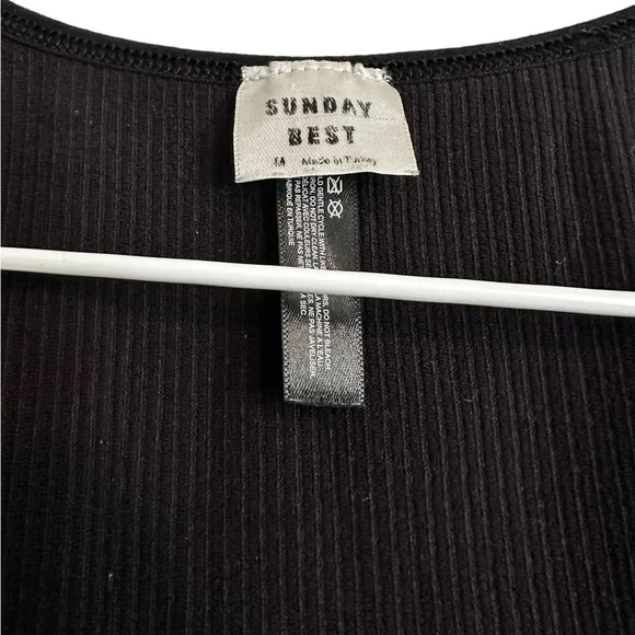 Aritzia Sunday Best Womens Bodysuit Ribbed Knit V-Neck Size Medium - Picture 2 of 5